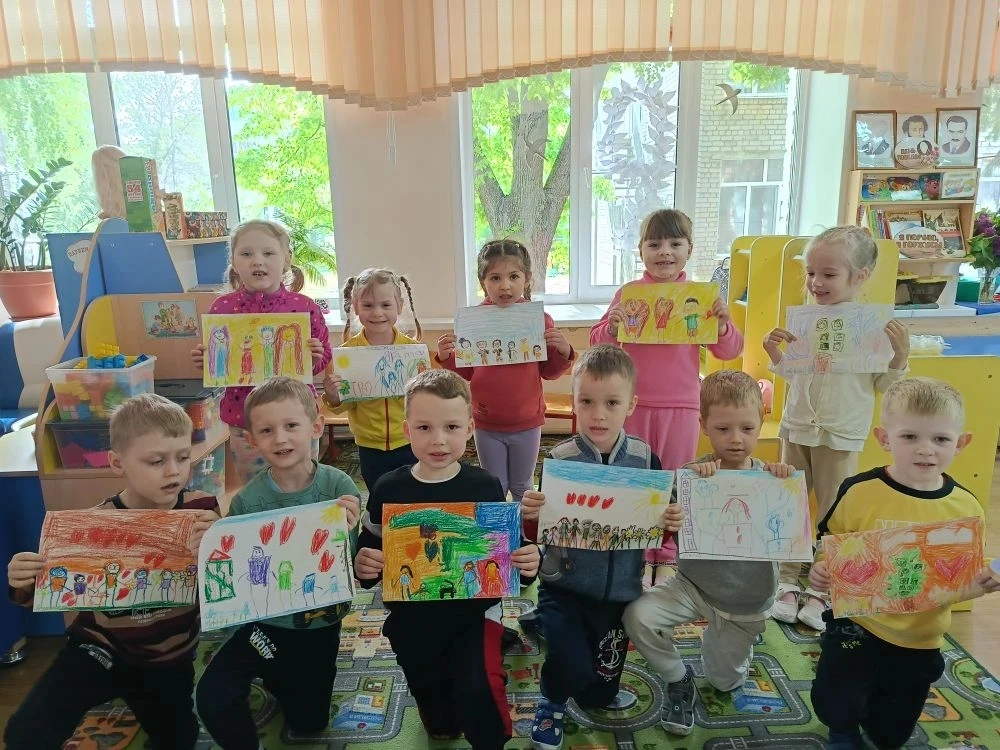 Сегодня в группе 6 состоялось тематическое занятие, направленное на формирование семейн...