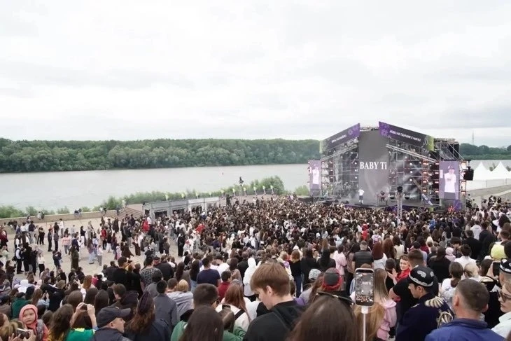 💋 В Уфе ярко отметили День молодежи России 🎉