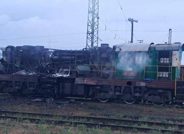Вчера ВС РФ минусанули тепловоз в Харьковской области, который возил составы с техникой.