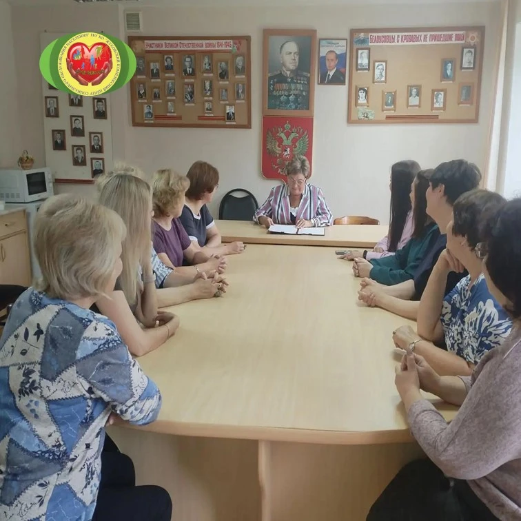 📌В рамках Недели правовой помощи, на базе ГБУ КО "Жуковского КЦСОН" состоялся круглый стол с семьям