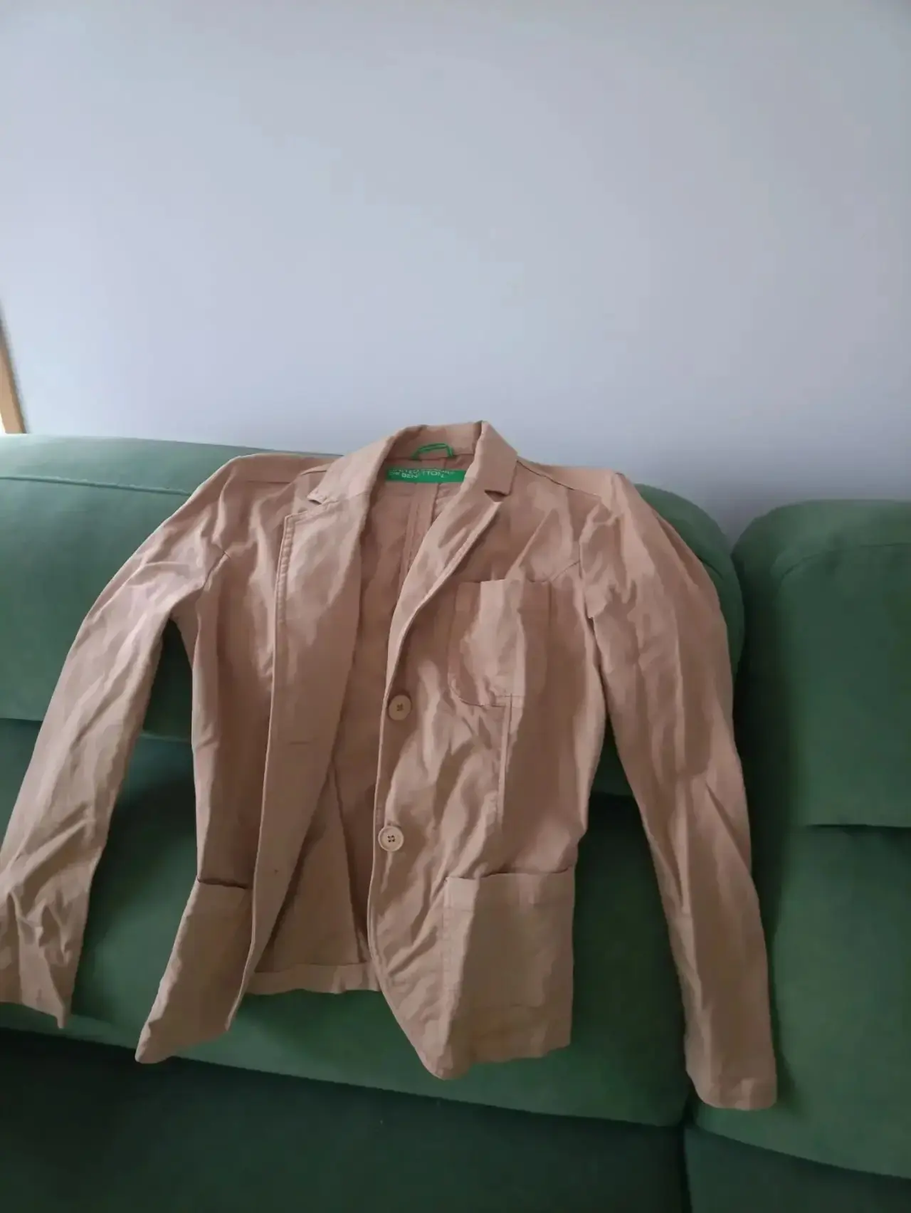 Отдам бесплатно жакет United Colors of Benetton xxs,