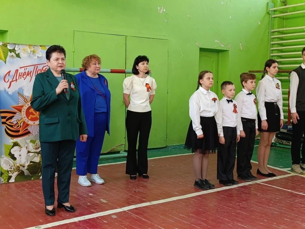 🇷🇺 8 мая в МКОУ "ООШ №9" прошла торжественная линейка, посвященная 81-летию со Дня Победы в Велико