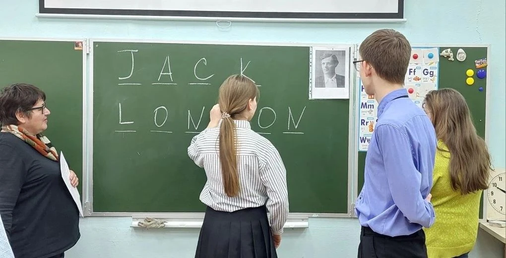 В преддверии дня английской литературы и в рамках недели искусств 14 апреля ученики 6,7...