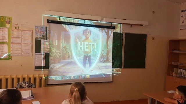 РАЗГОВОРЫ О БЕЗОПАСНОСТИ
В лагере ребята продолжают принимать участие в апробации обучающего проекта