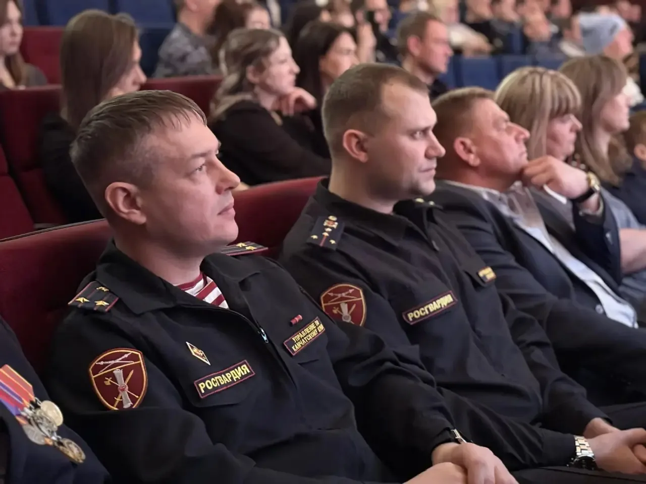 Сегодня мы отмечаем 10-летие Федеральной службы войск национальной гвардии Российской Федерации.   Б