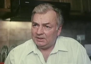 15 июня в разные годы родились:

- Михаил Державин (1936 — 2018, советский и российский актер театра