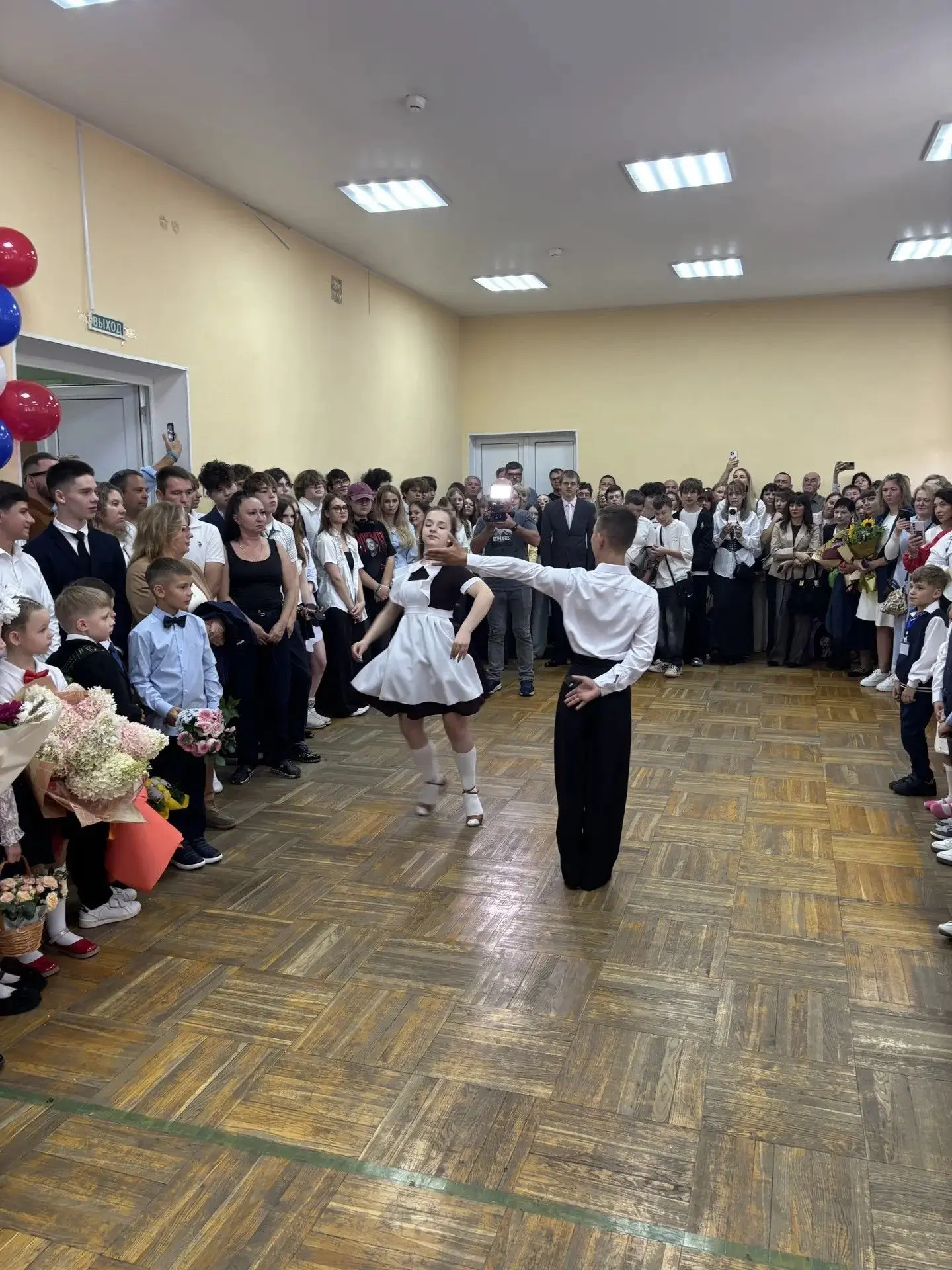 Торжественная линейка 1 сентября в «Гимназии «Тарасовка» прошла в тёплой и праздничной ...