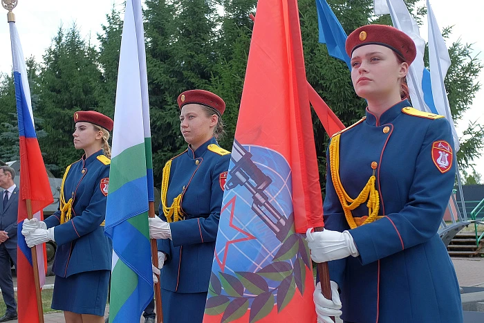 Более 500 кировских школьников стали юнармейцами