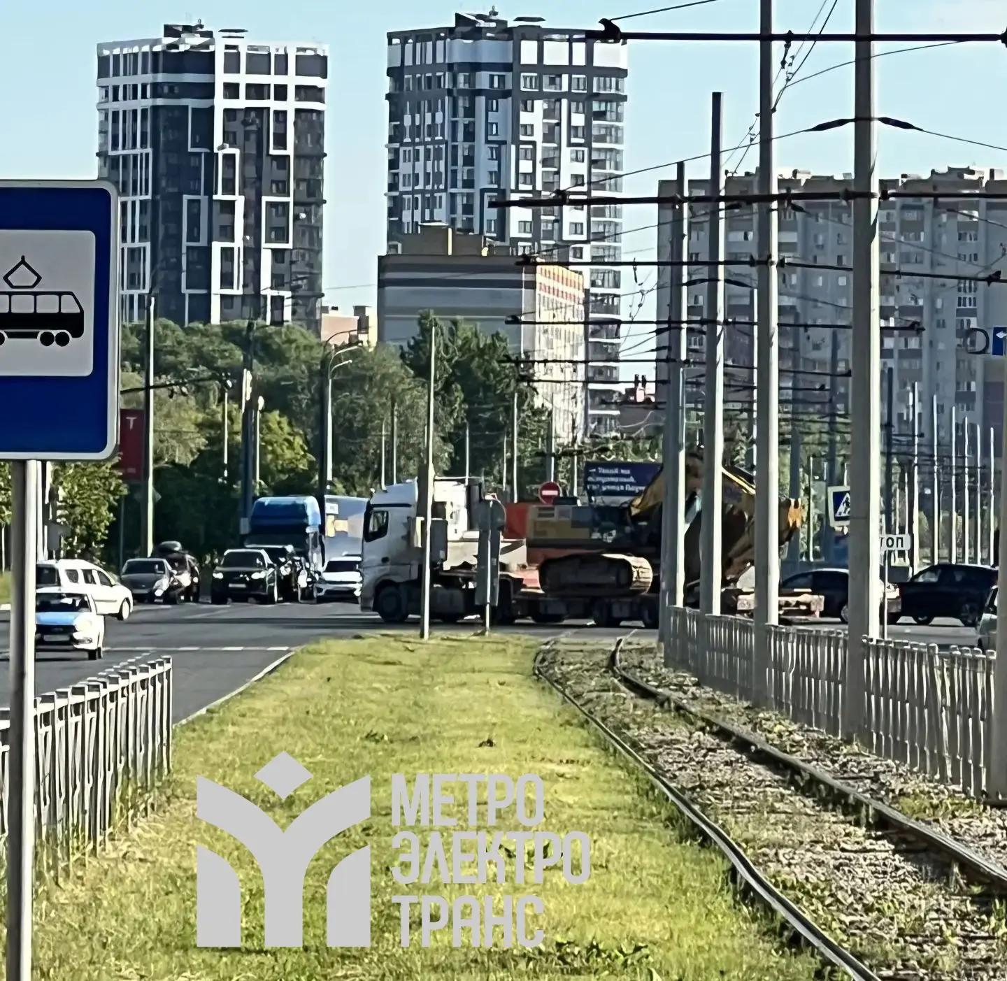 📍 Сегодня утром на участке ул. Краснококшайская-М.Вахитова большегруз сторонней органи...