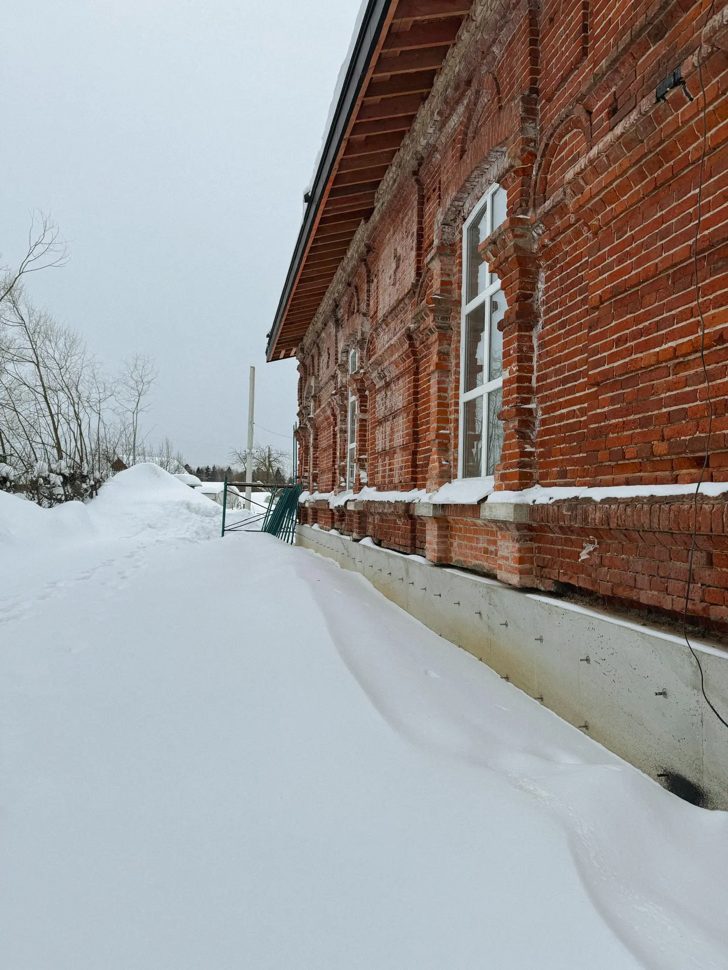 В соседней деревне ходили на освящение куполов Всех с праздником