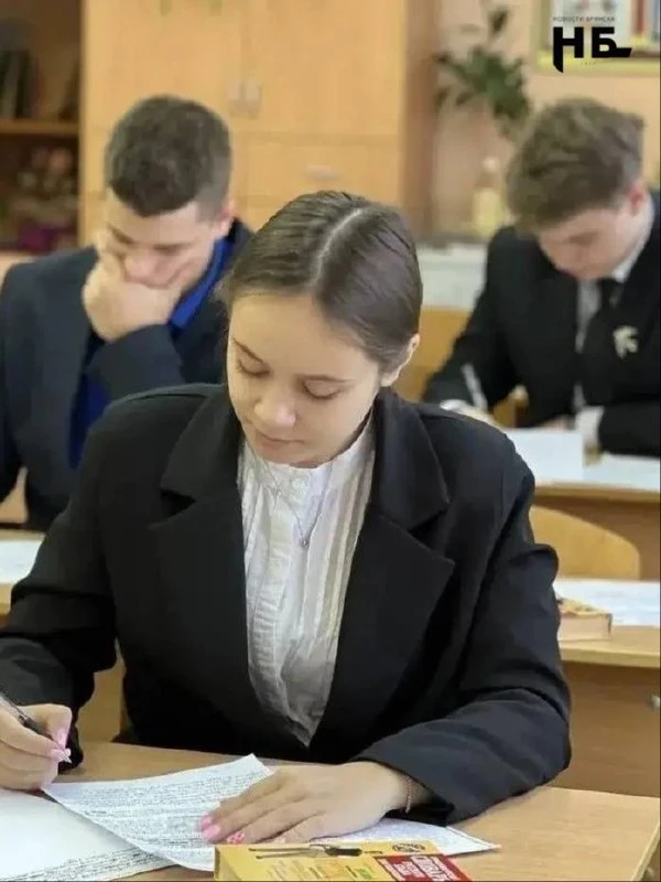 📖Сразу 27 выпускников Брянской области получили 100 баллов на первых ЕГЭ!

Почти две тысячи школьни
