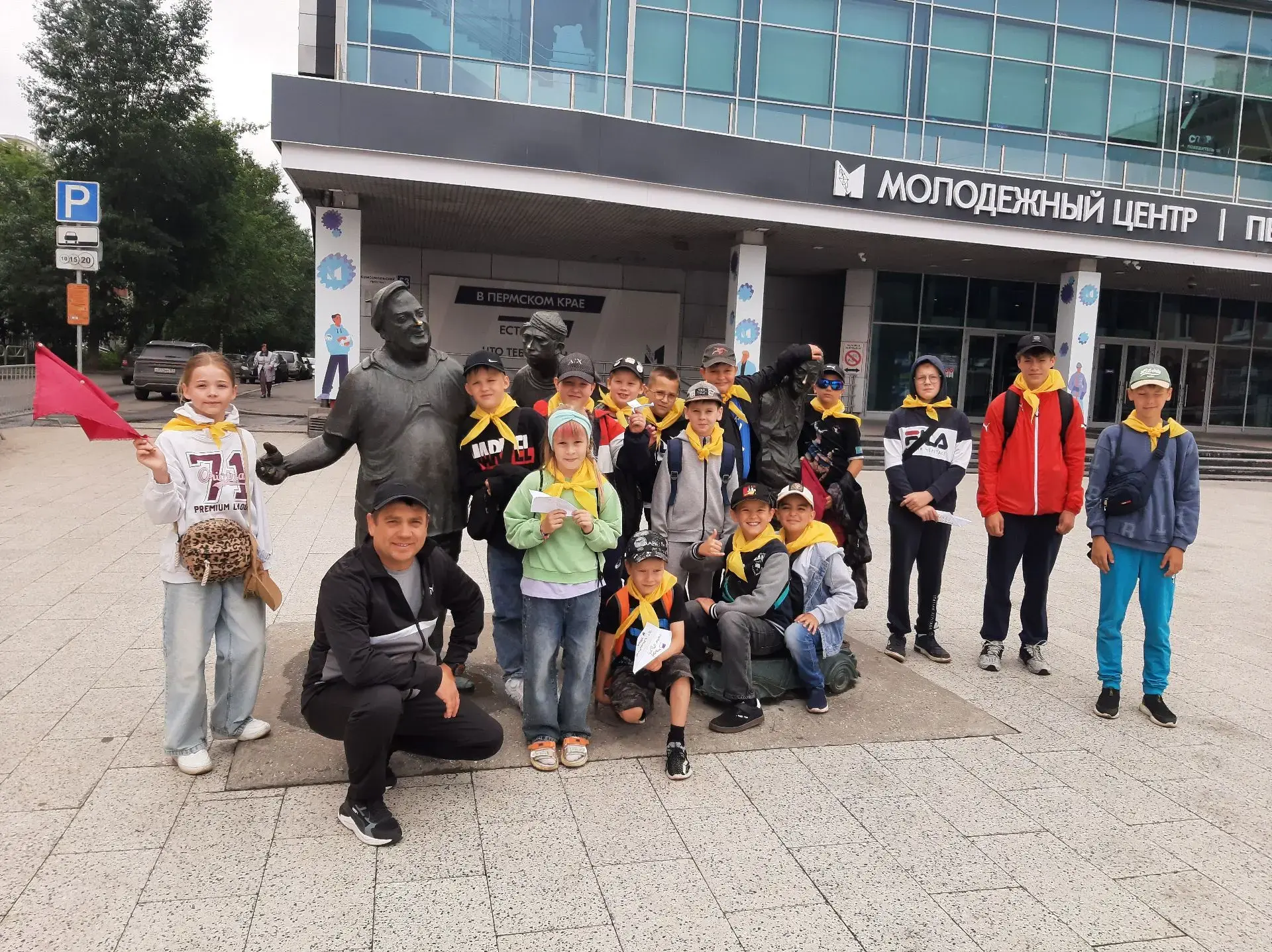 Сегодня наш Разновозрастный отряд отправился в настоящее кинопутешествие! 🍿🎬

🐹Мы посетили киноте