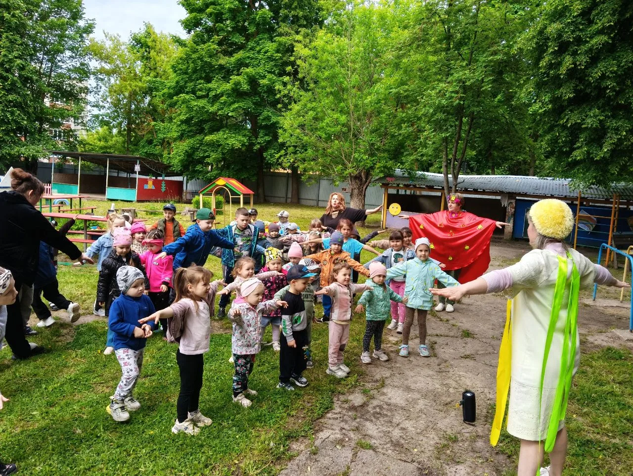 🌸Мы встречаем праздник лета, праздник солнца, праздник света!