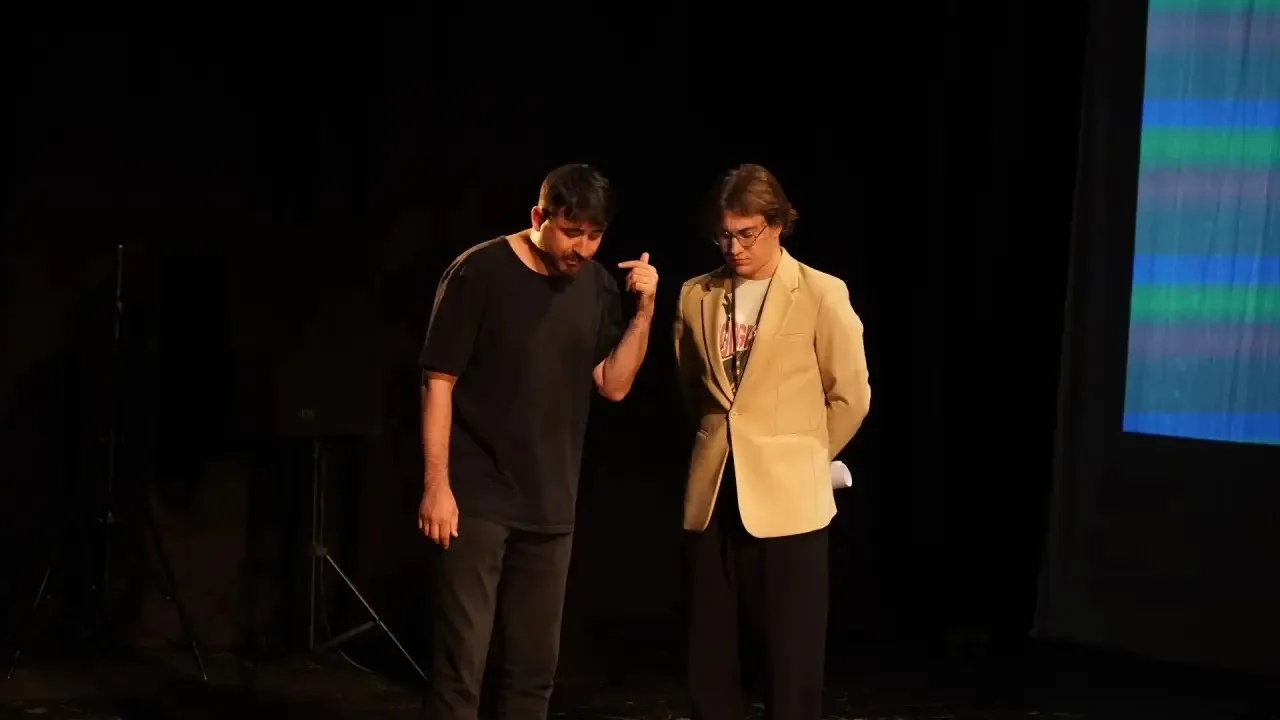 🎭 Как на сцене рождается фантастика! 

Друзья, прямо сейчас в Хабаровском краевом театре драмы кипи