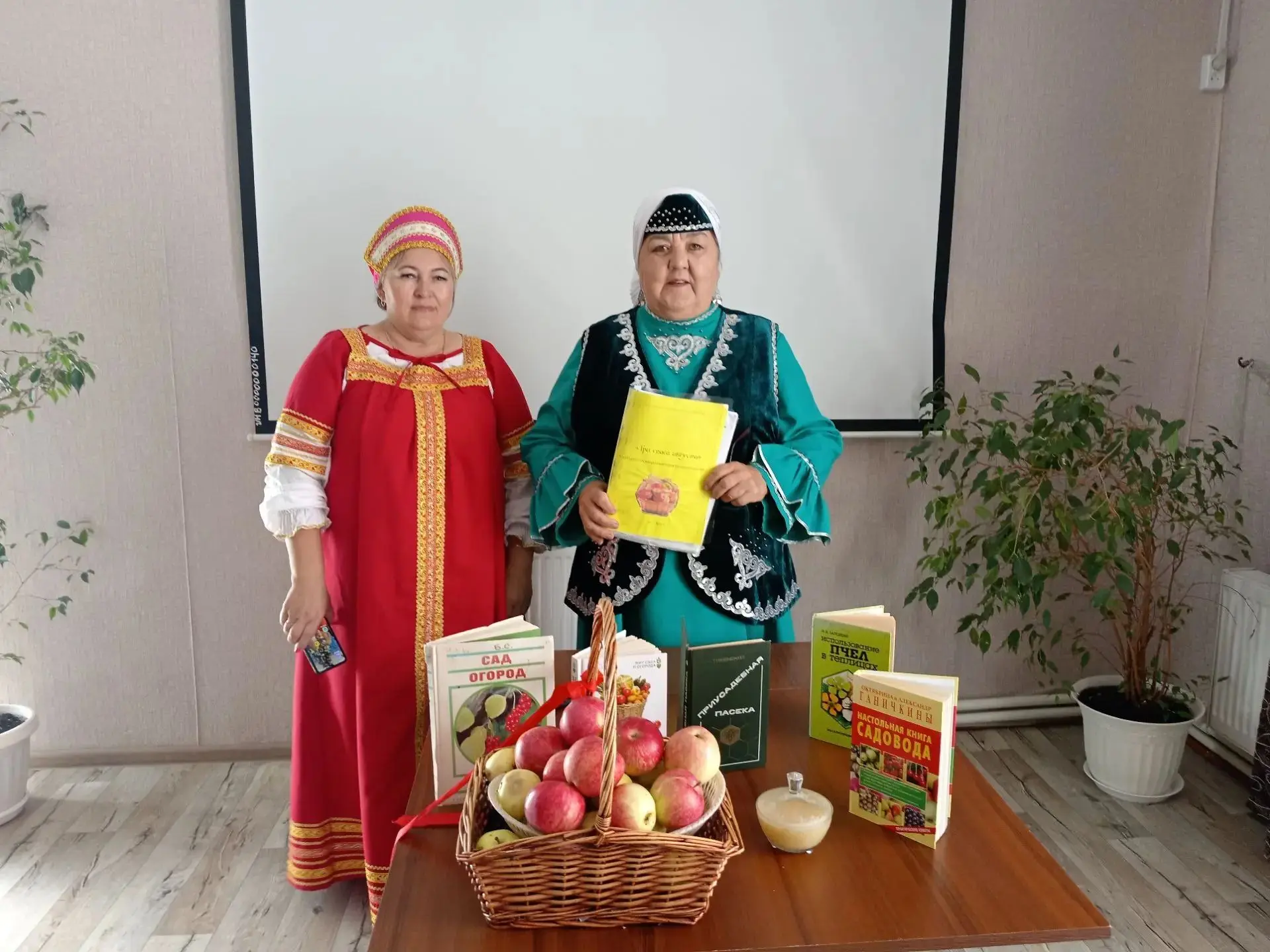 🍯🍎🌰 Мероприятие «Три Спаса — три запаса» прошло в реабилитационном отделении совмест...
