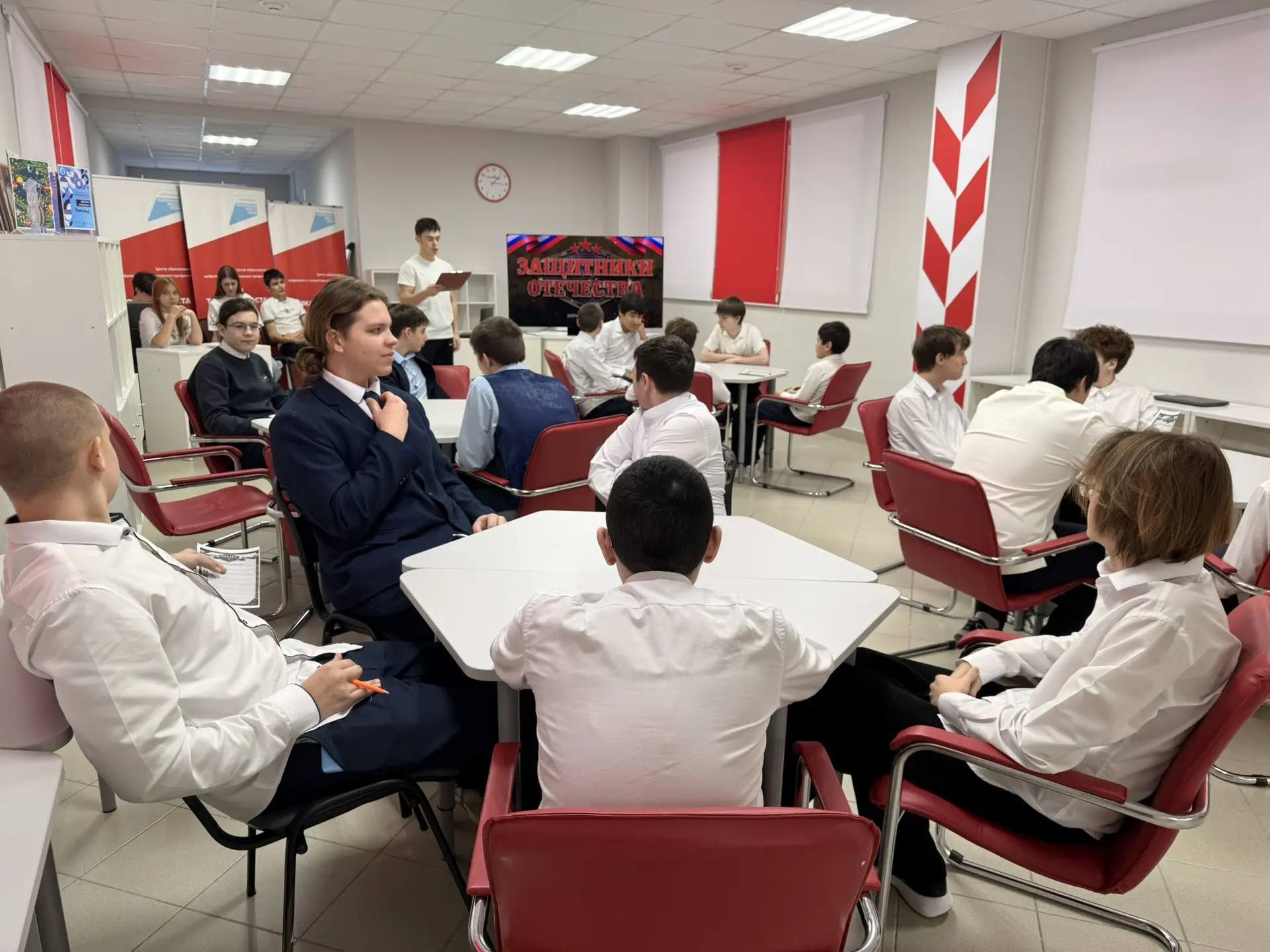Квиз «Защитники Отечества»: сила, мужество и память! 🇷🇺  20 февраля 2026 года в стенах нашей школы с