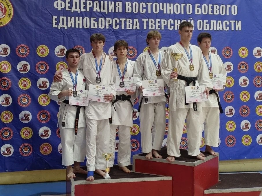 Головокружительные результаты школьной секции карате!  👏Поздравляем победителей и призёров 12‑го Чем