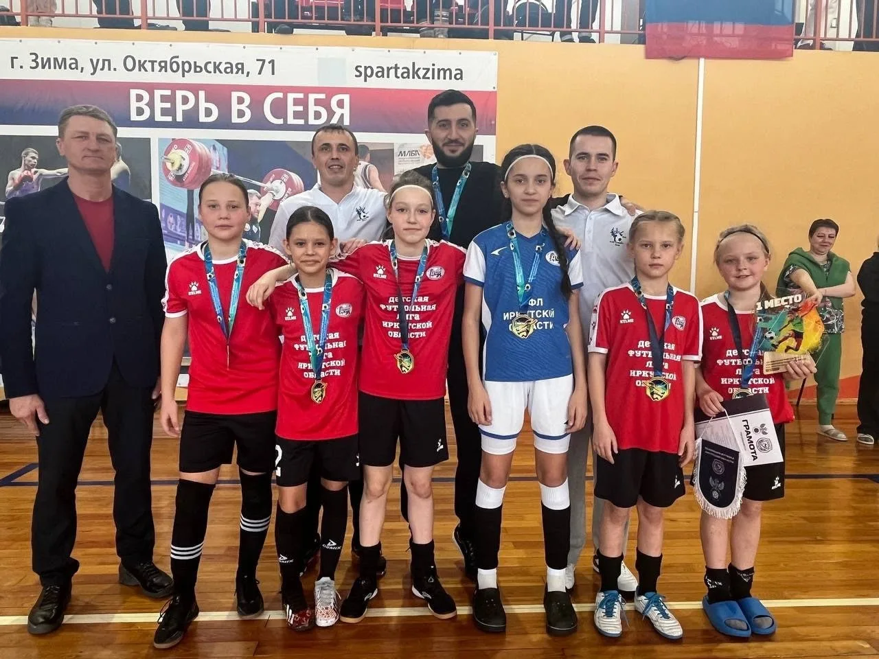 📣📣📣Ура! Ура! Ура  ✨Поздравляем учениц 5 «Ж» класса Мурсалову Сему и Казанович Ксению входящих в сост