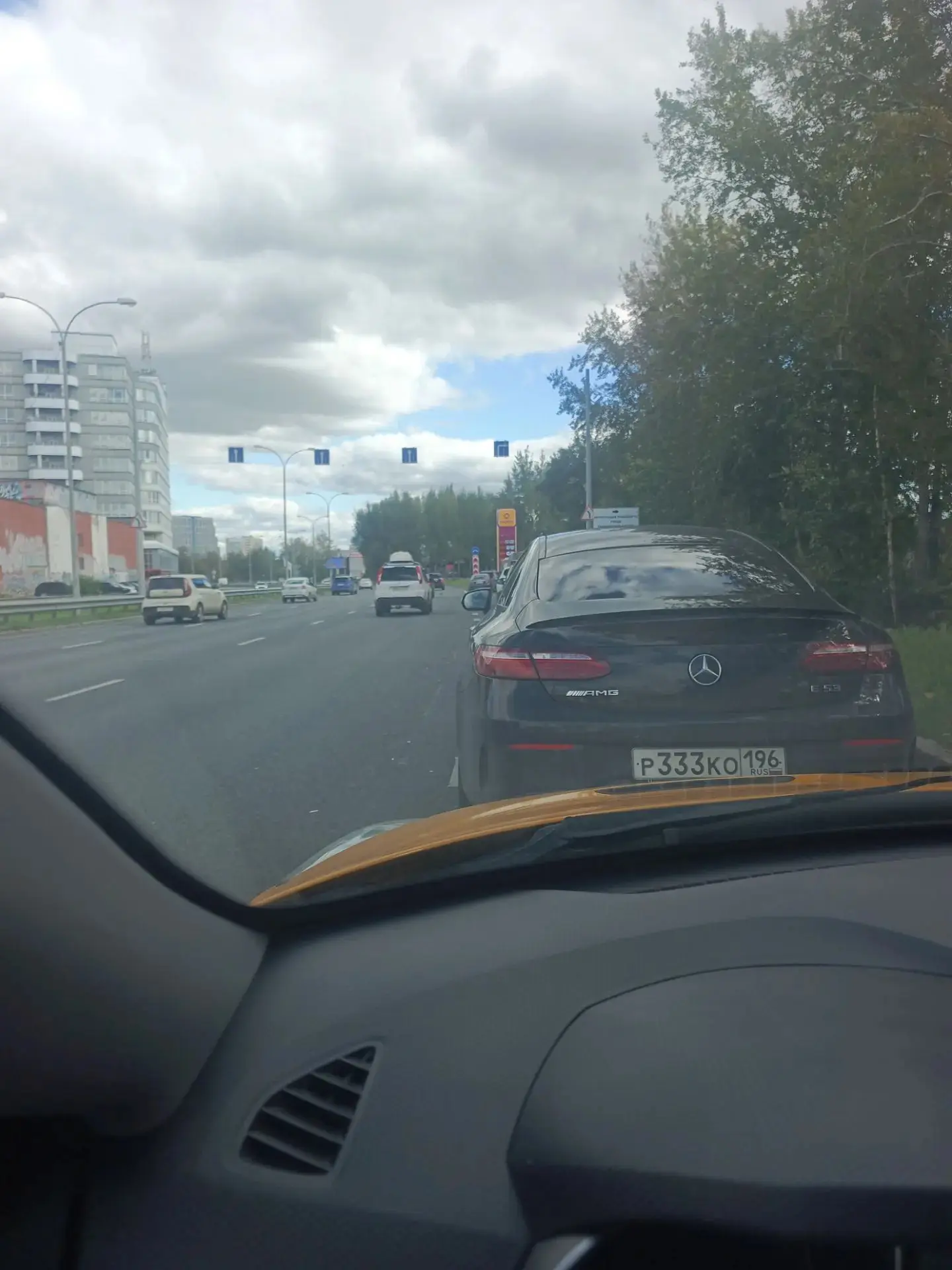 Очередь даже на Объездной, на заправку Варта, где бенз по 102 рубля