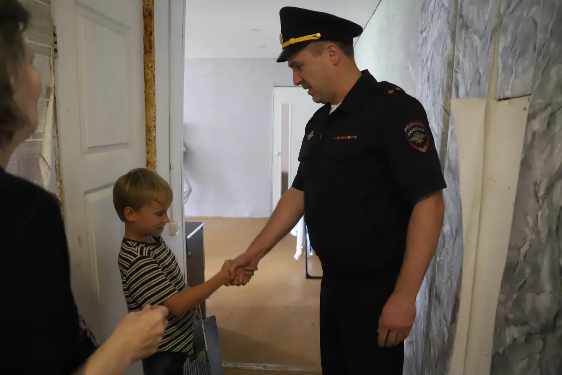 Дальневосточные транспортные полицейские присоединились к благотворительной акции «Помо...