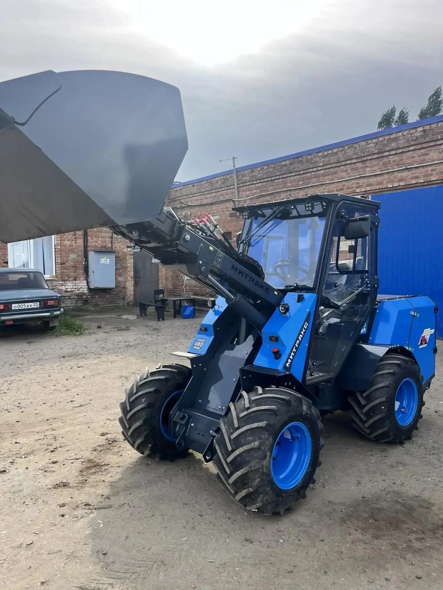 🚜 Автопарк городского учреждения благоустройства «Феникс» стал мощнее — к команде прис...