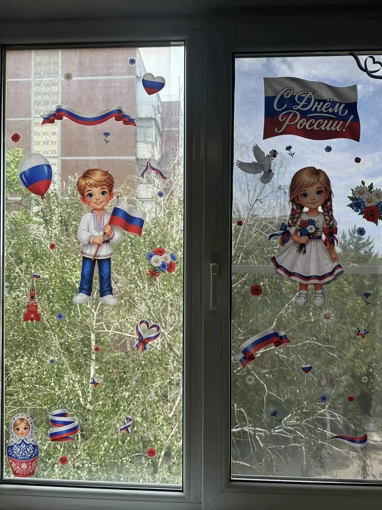 «Окна России»: тысяча огней для большой страны🕊️🇷🇺

🪟Наши ученики присоединились к акции «Окна Р