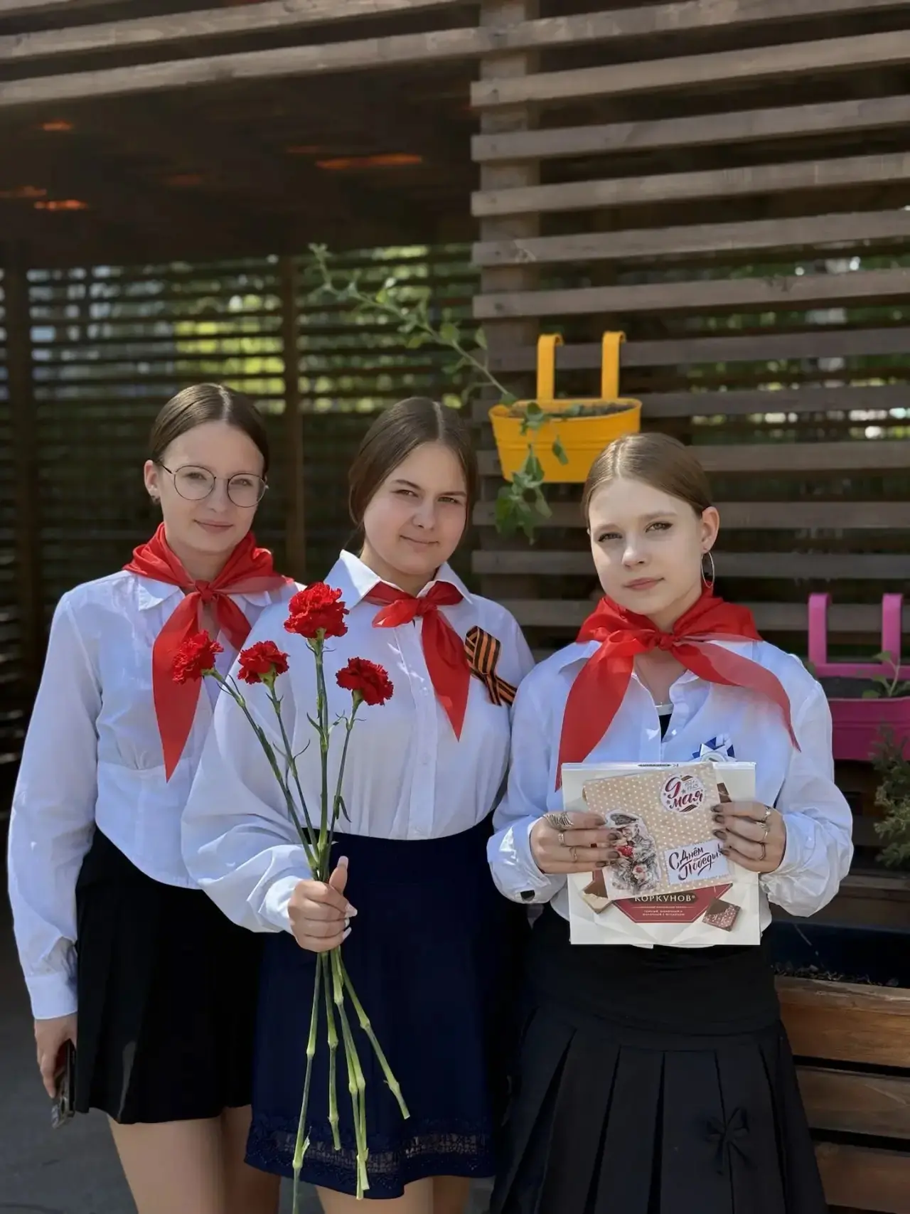 В преддверии Дня Победы активисты «Движения первых» из #школы30 отправились в гости к человеку, чьё 