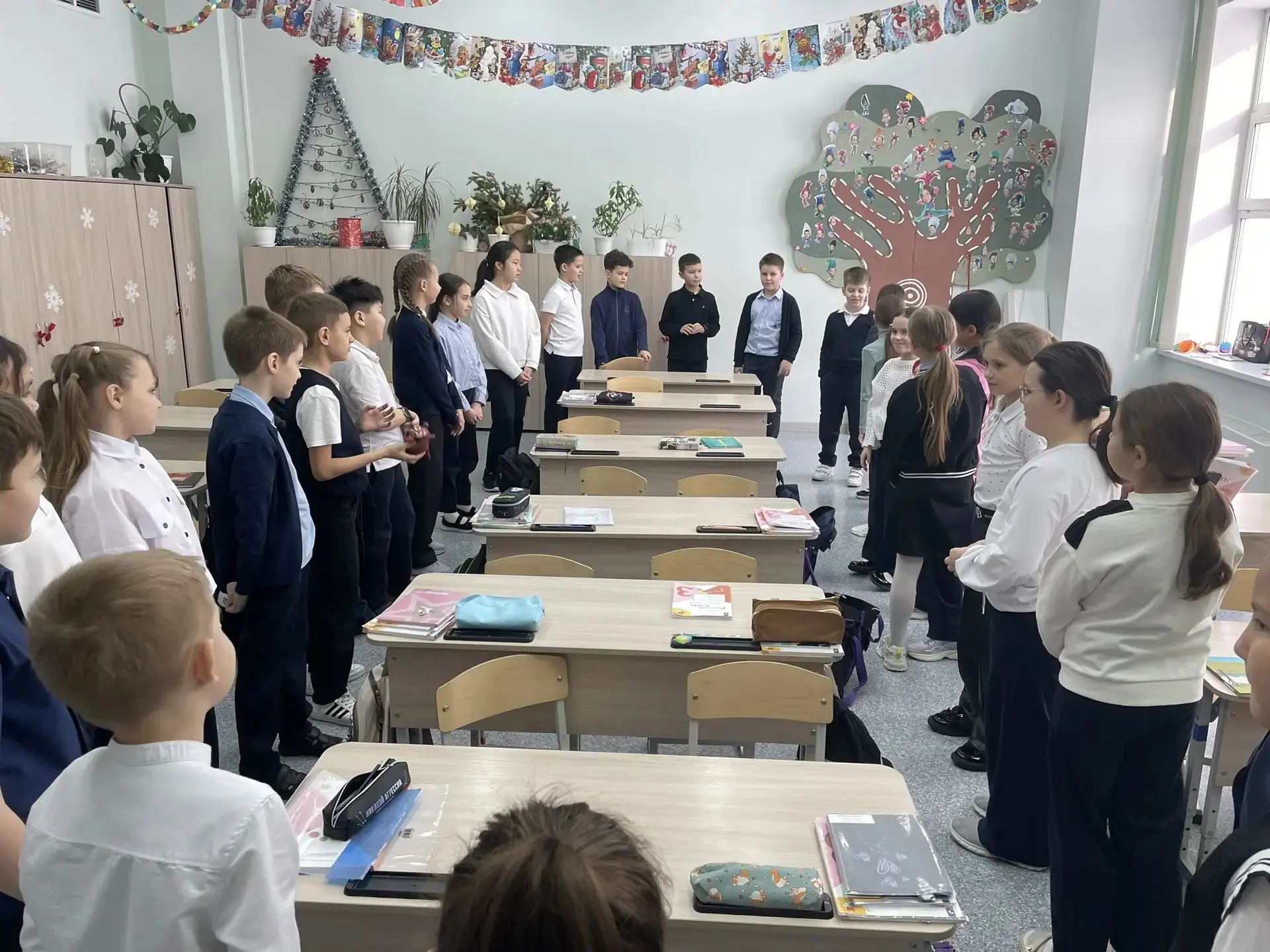 Мы продолжаем добрую традицию рассказывать вам о наших «Орлятах»!  🦅 Сегодня, в традиционный орлятск
