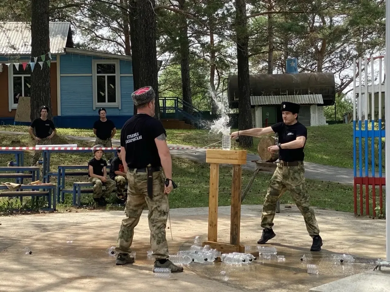 🤠 Казачья удаль в «Спутнике»: шашки, нагайки и меткие броски!

5 июля ЗОЛ «Спутник» принимал дороги