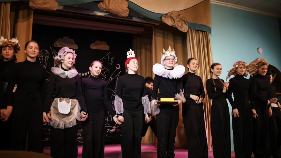#ТалантливыеДетиМосквы | Живая сцена и большой успех 🎭  Поздравляем школьный театр «ШУТ ТИМ» под рук
