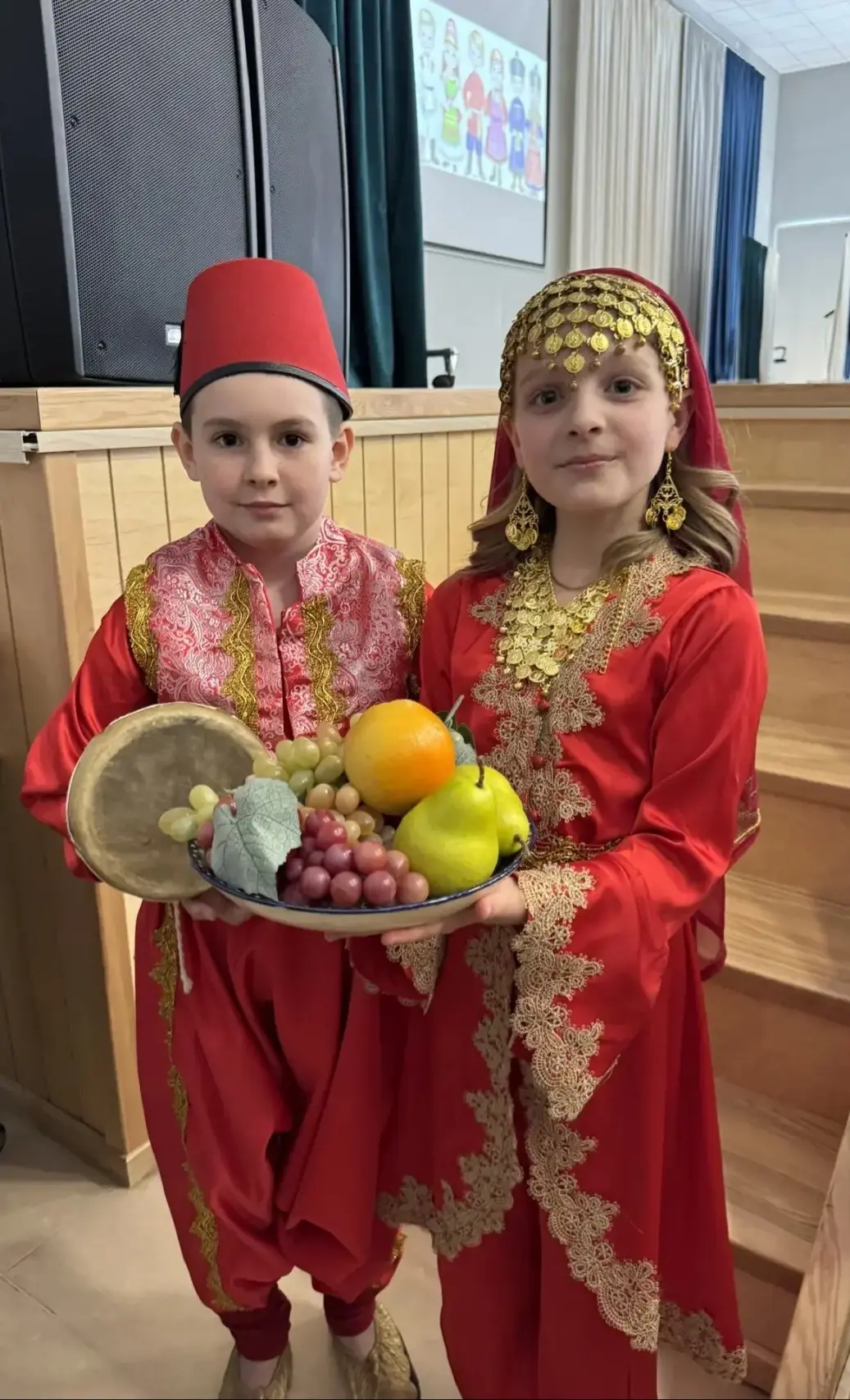 🇷🇺 Продолжаем фестиваль национальных культур «В дружбе народов — единство России»! ✨  На смену перво