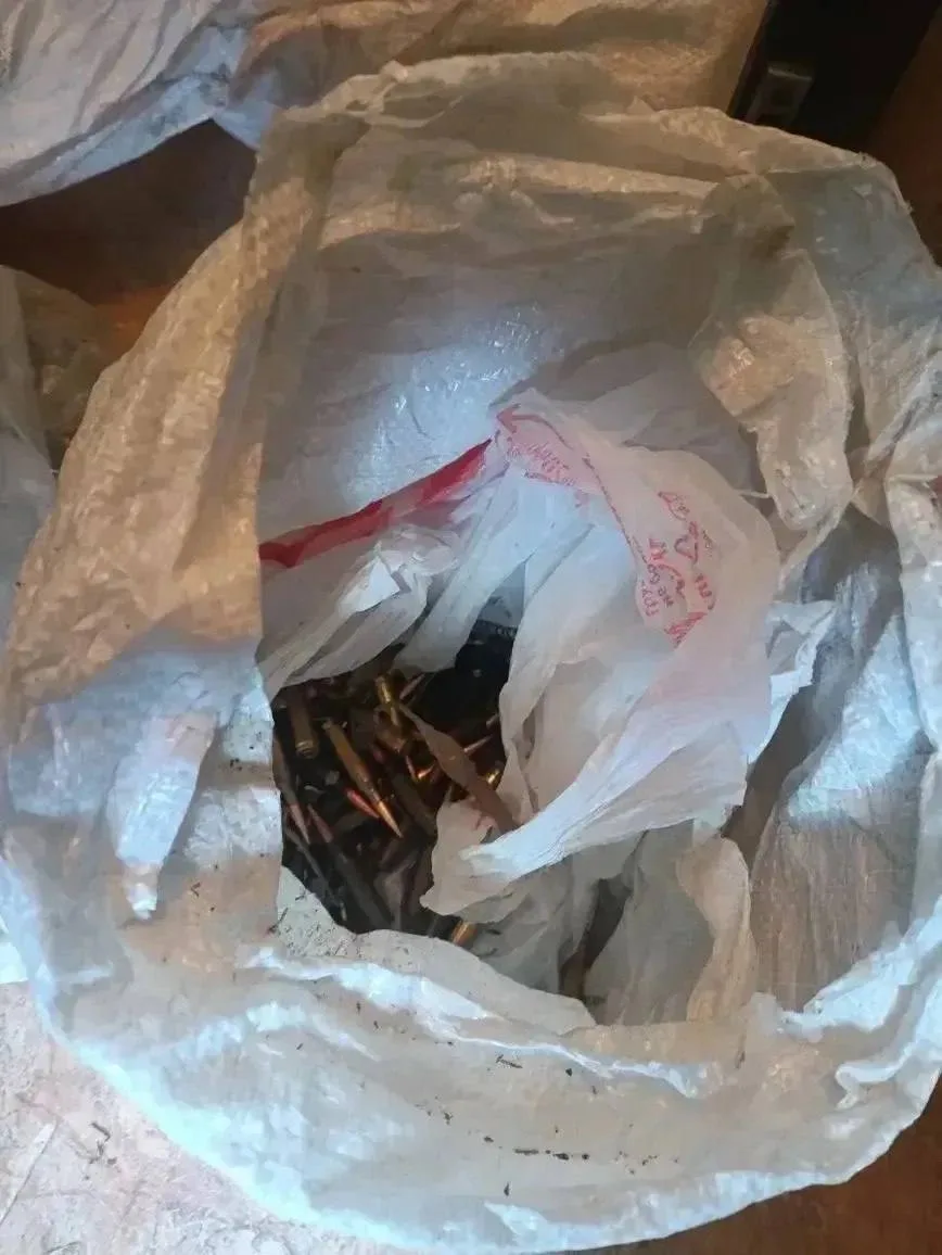 ⚡️Полицейские изъяли 978 патронов у жителя Нижнедевицкого района

51-летний мужчина хранил боеприпас