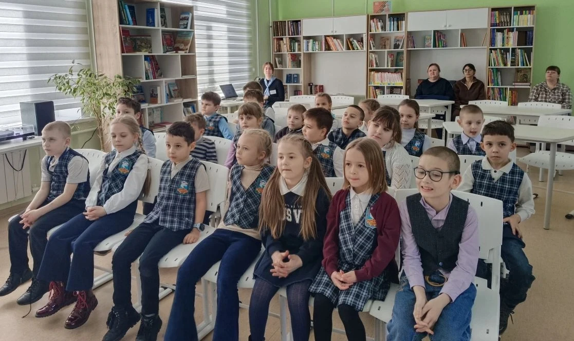 🌷🌿Образ весны в искусстве" - тема урока, на котором побывали учащиеся 1б в районной библиотеке 12 ма