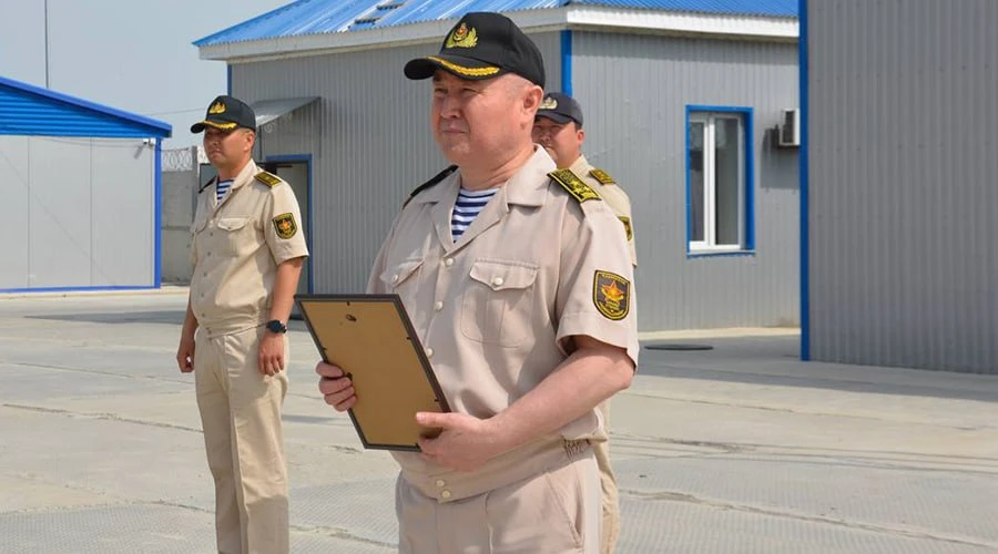 Экс-главнокомандующего ВМС Казахстана задержали и арестовали по делу о гибели 14 военны...