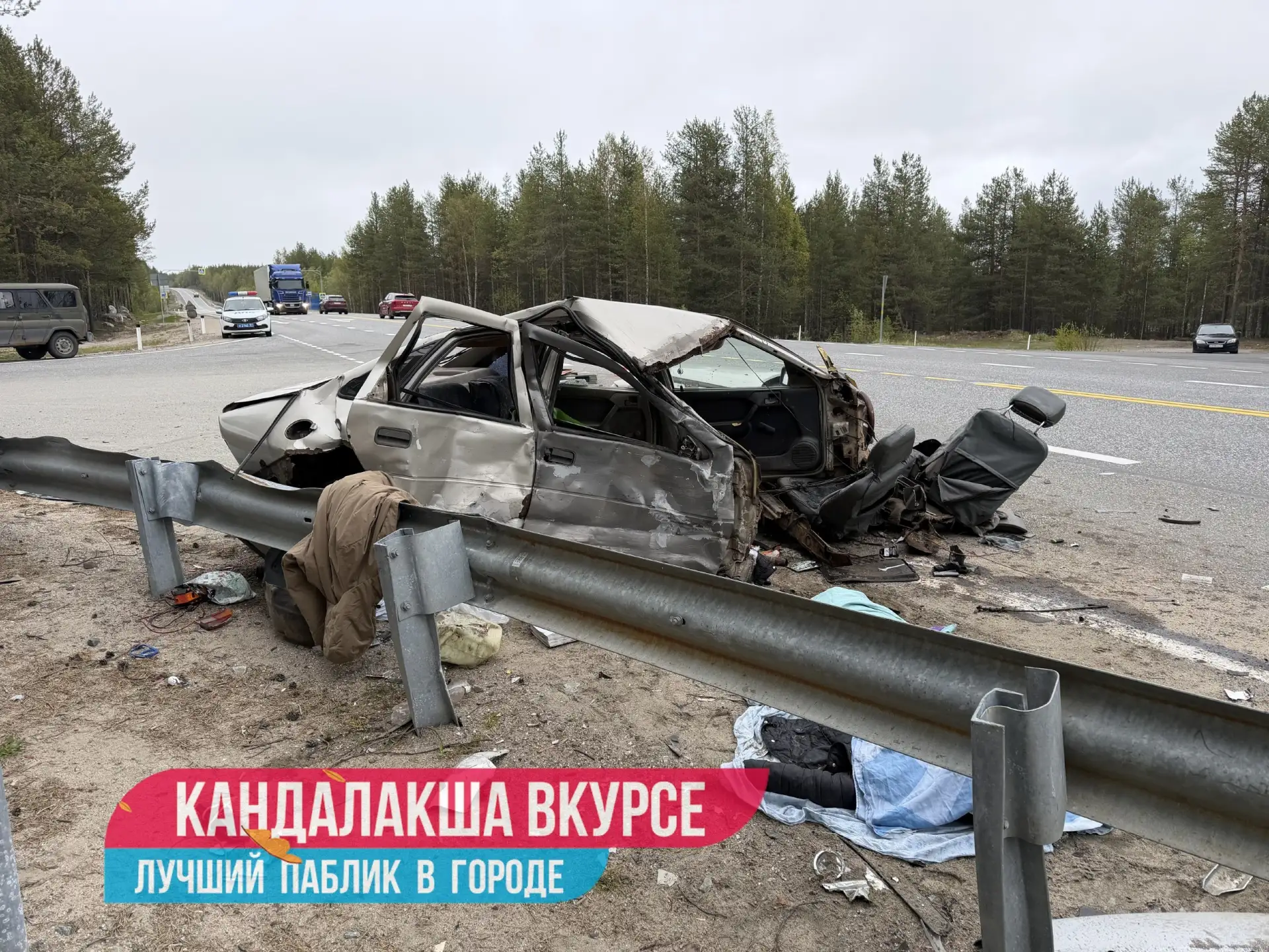 ⚡️⚡️Появились фото с места аварии у кладбища в Кандалакше. Погибла беременная женщина.  Очень силь