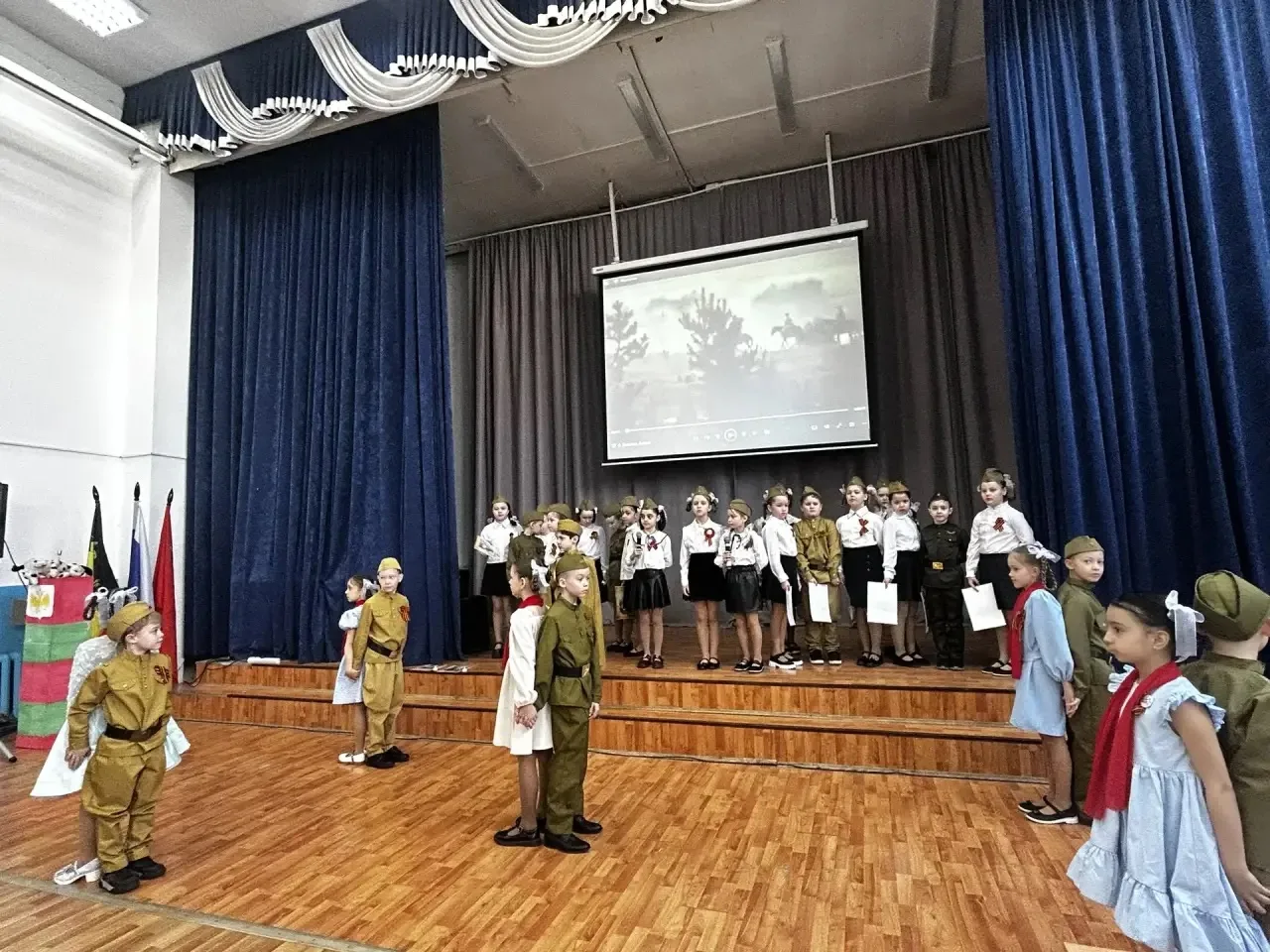 📸✨ Делимся яркими моментами конкурса военно-патриотической песни «Голос памяти»  Эти фотографии пере