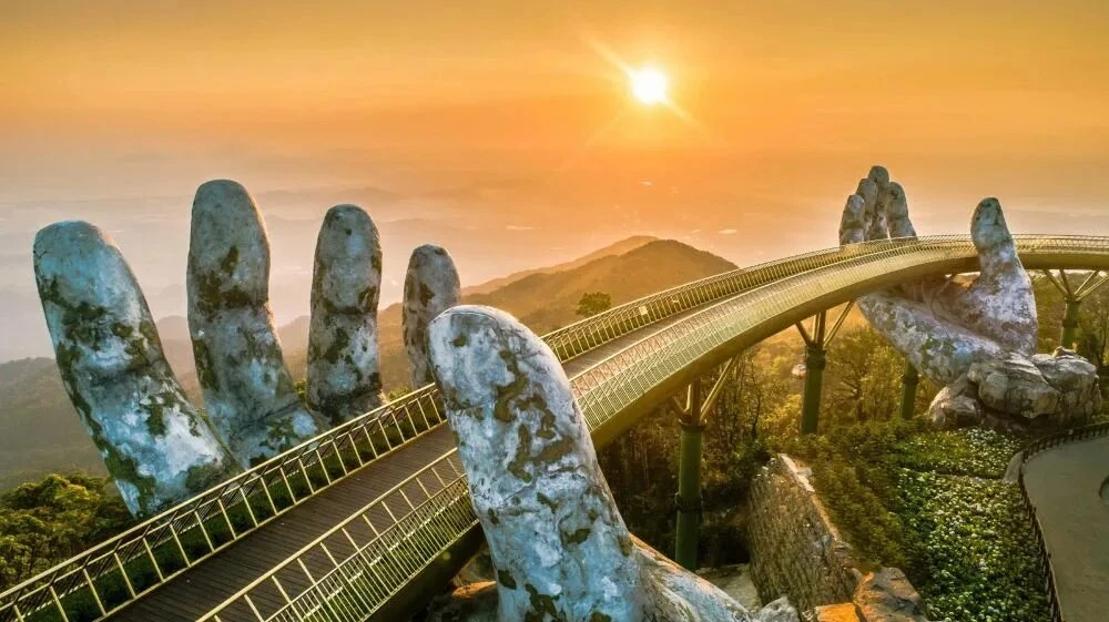 Золотой мост (Golden Bridge, Cầu Vàng) — одна из самых известных достопримечательностей...