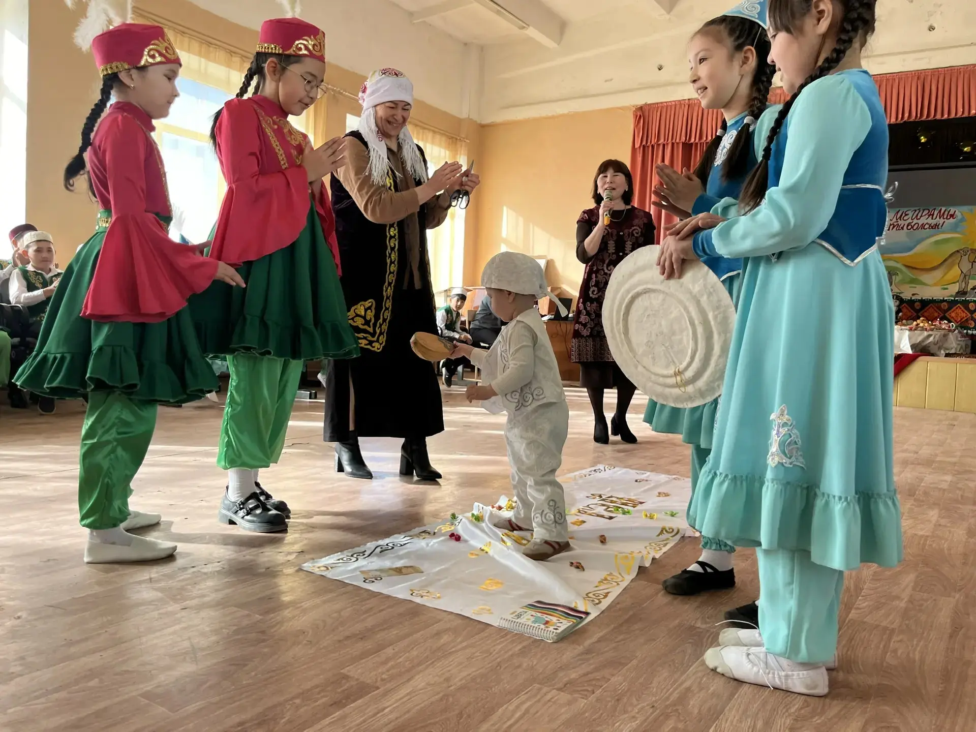 🌼 Наурыз — праздник весны и обновления! 🌼  19 марта в нашей школе с радостью отметили Наурыз — празд