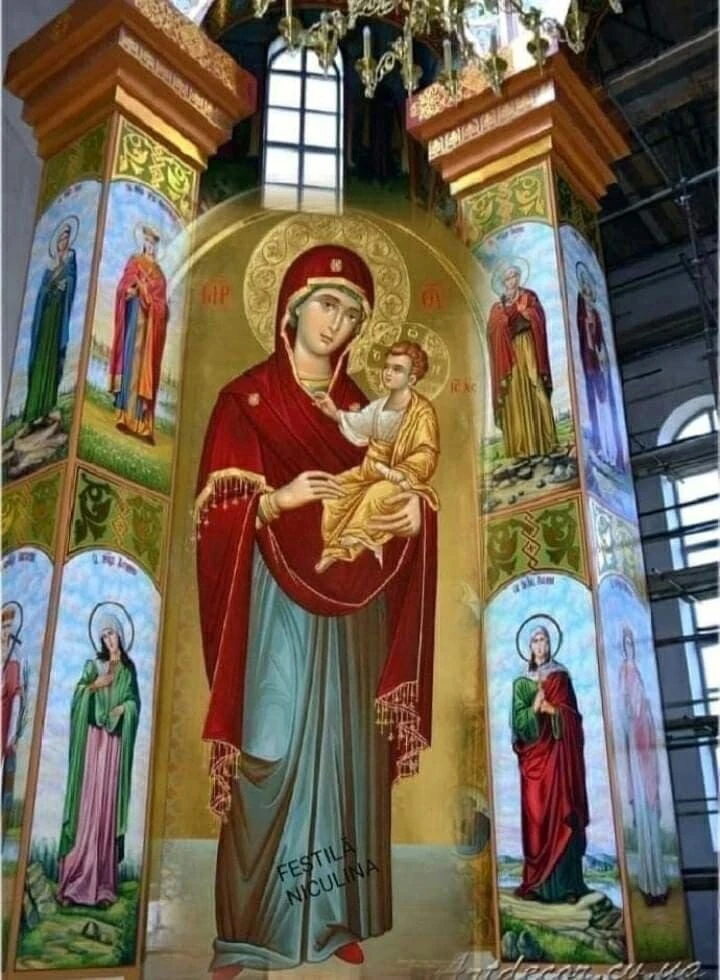 Когда мои руки не могут обнять того, кто в моём сердце, - я всегда обнимаю его своими молитвами...

