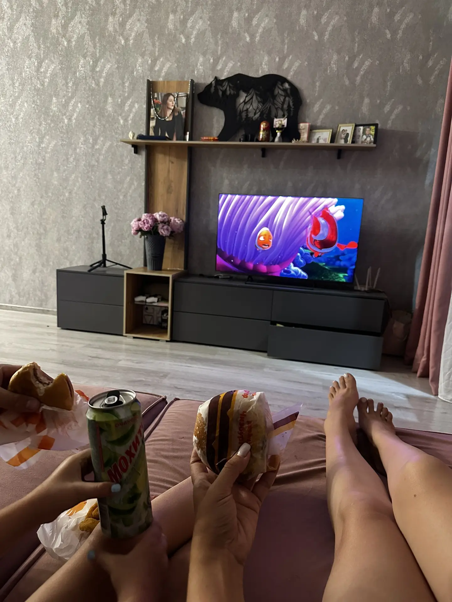 Семейный кинопоказ и спать ❤️