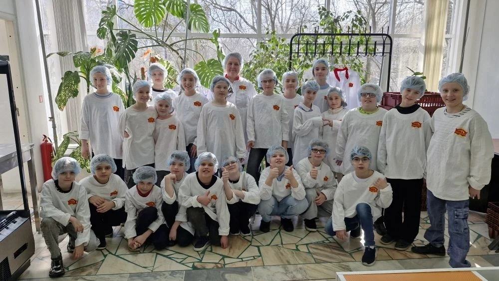 Где рождается хлеб 🍞✨  🏭 Ученики 4 «Э» класса побывали на экскурсии в одном из ведущих промышленных 