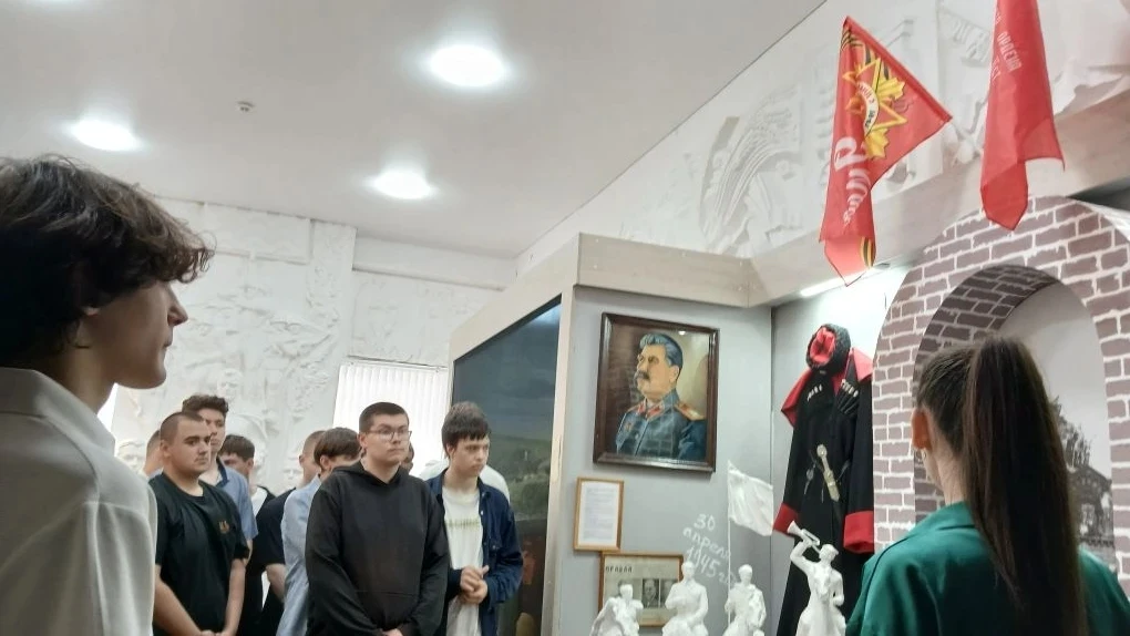 Активный интерес студентов Брюховецкого аграрного колледжа к истории и регулярное посещ...