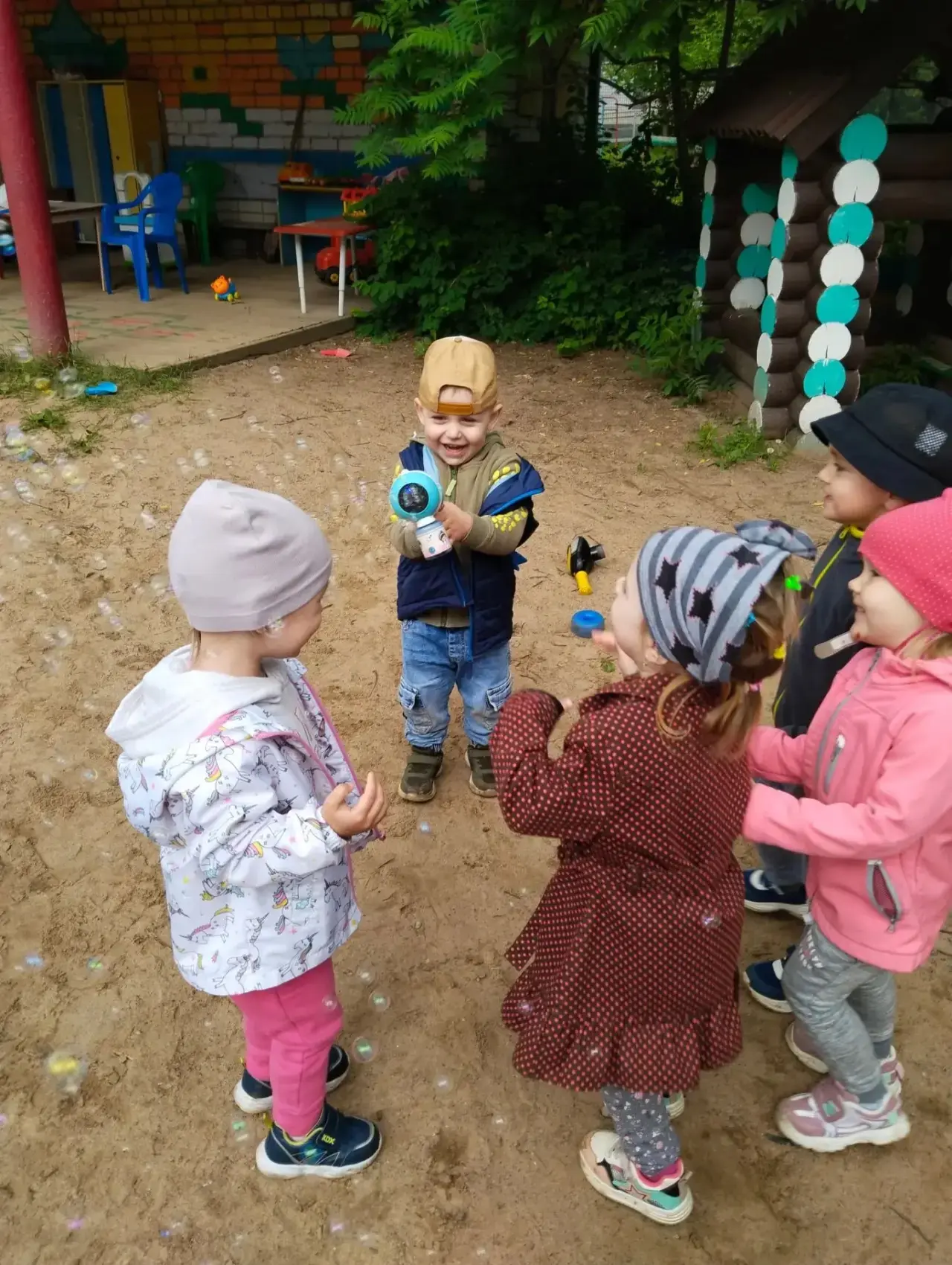 ☀️ Лето — время волшебства🪄А что может быть волшебнее для малыша, чем переливающиеся н...