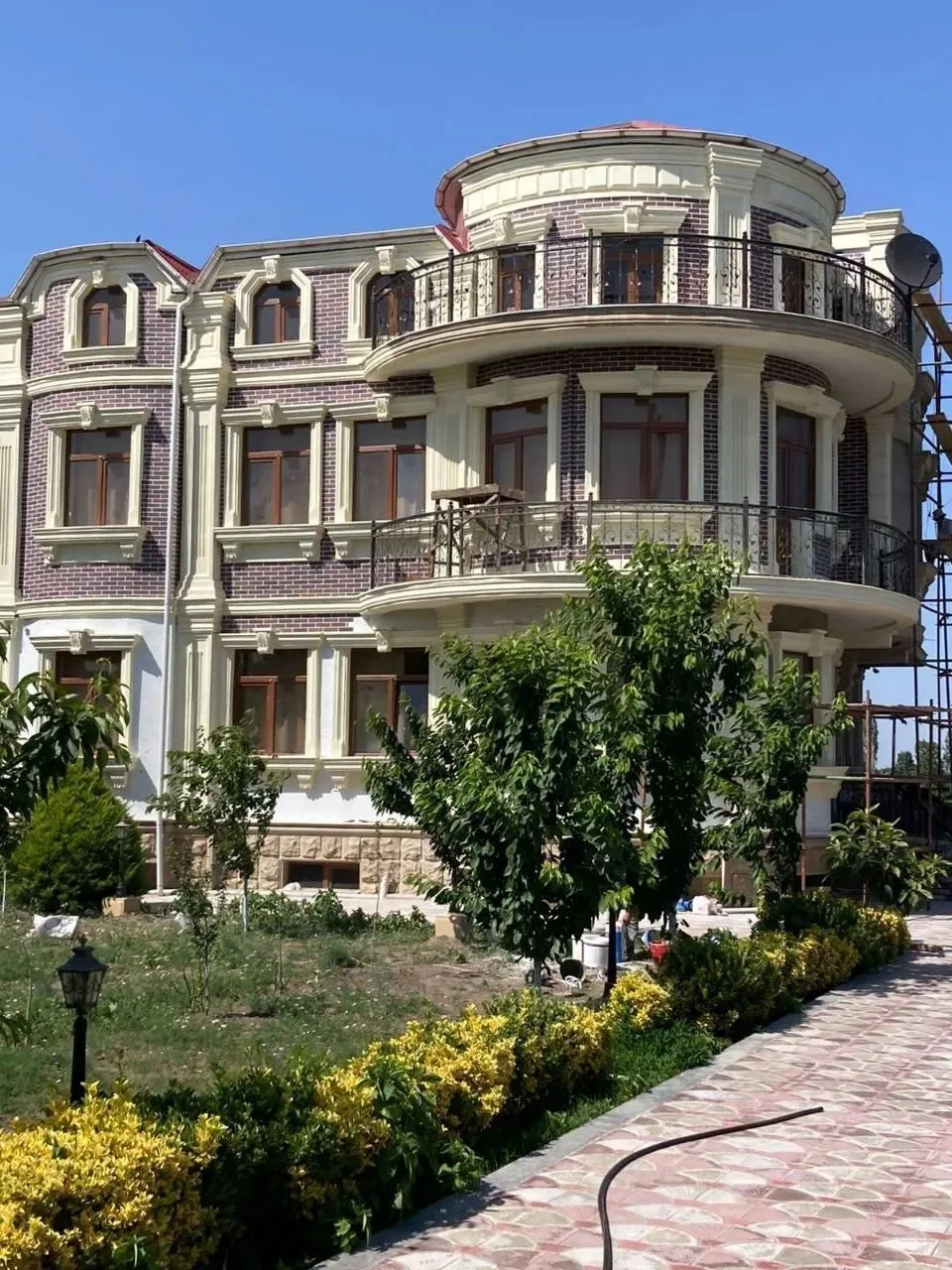 🏛 Когда архитектура и материал работают вместе