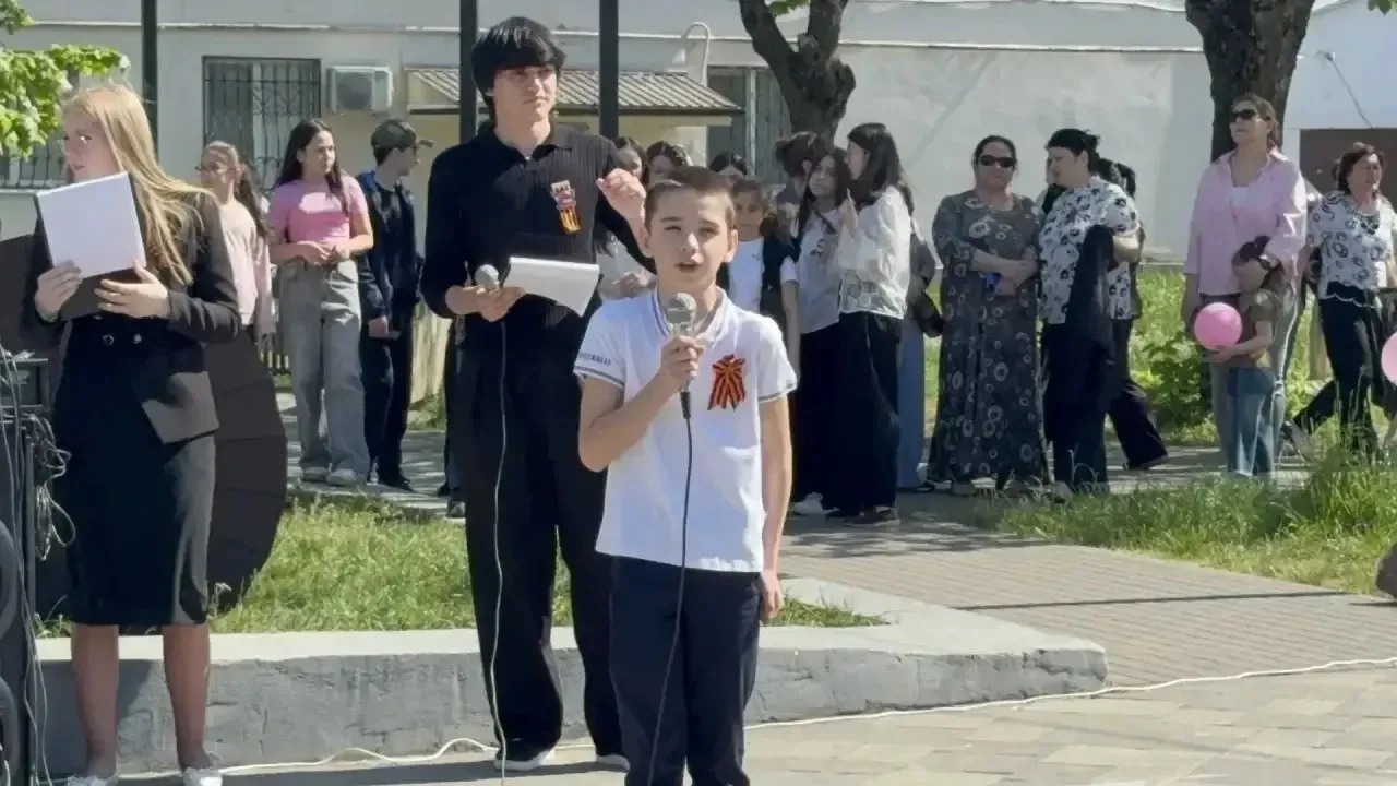 🎶 Концерт, посвященный Дню Победы, в микрорайоне Александровка 🎶