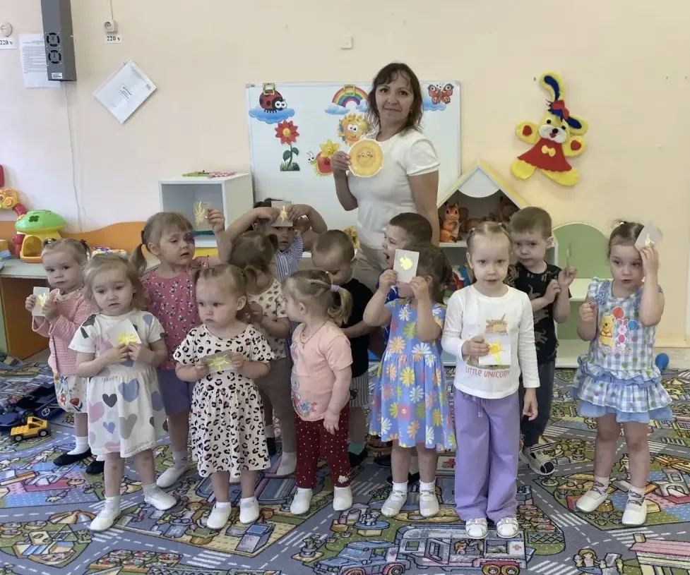 ☀️ Наши маленькие солнышки!

Сегодня в группе «Зайчики» прошёл настоящий творческий праздник — масте