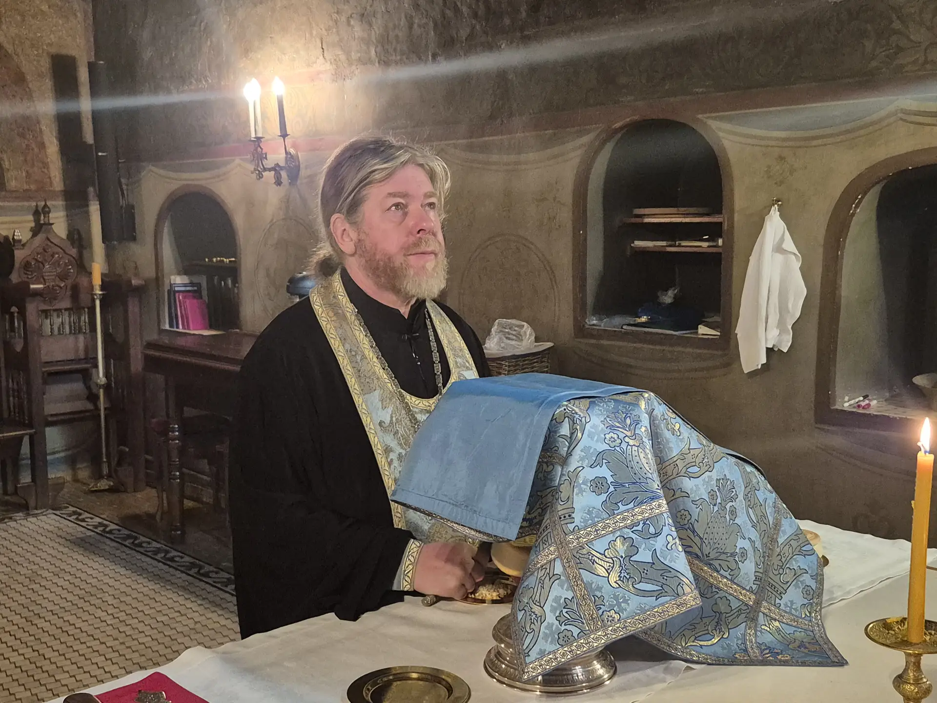 🙏 Митрополит Тихон молился за ранней Литургией в Сретенском монастыре в Москве