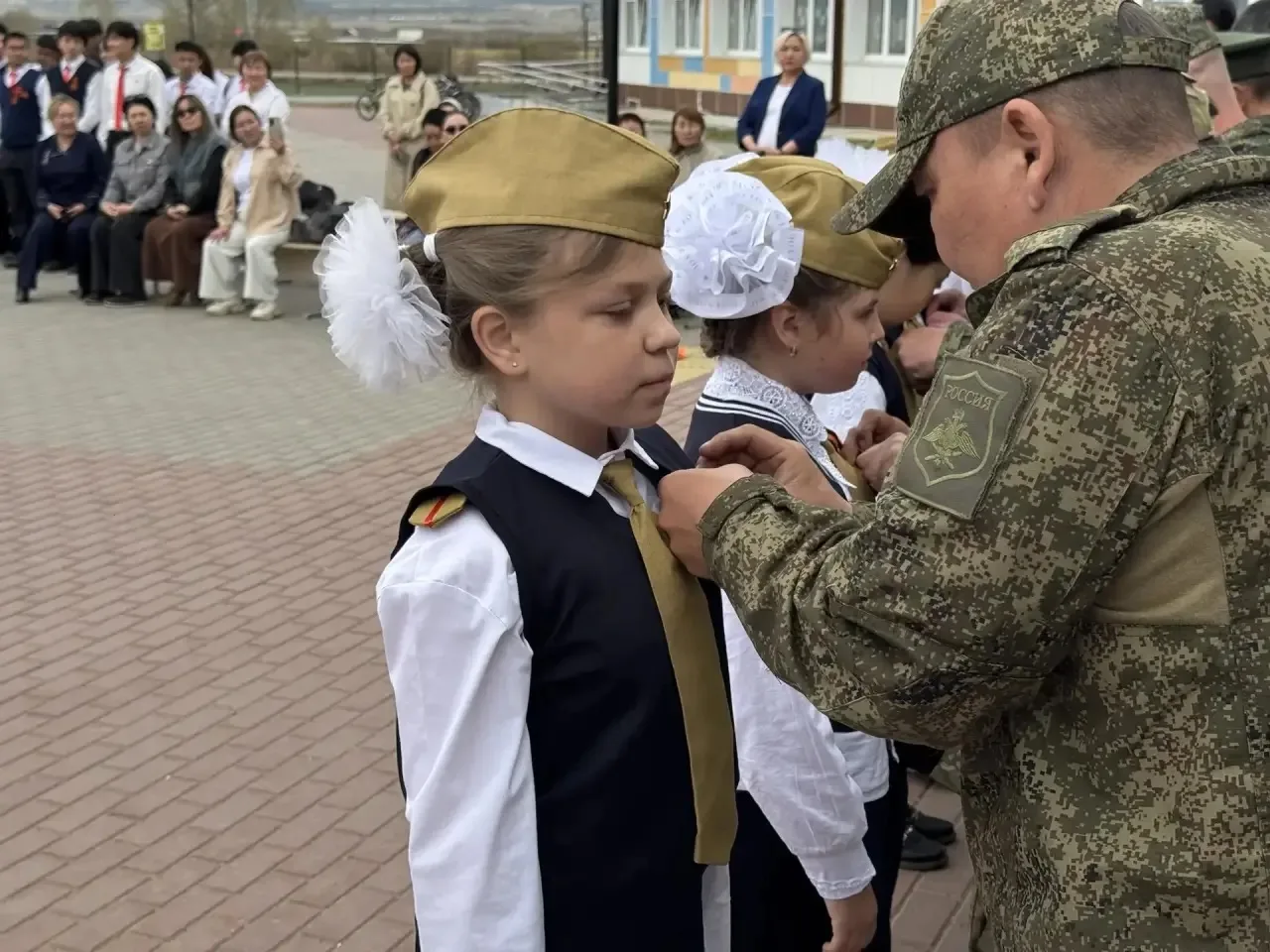 🎖 Вручение памятных знаков «Мой папа – герой» в Иволгинском районе