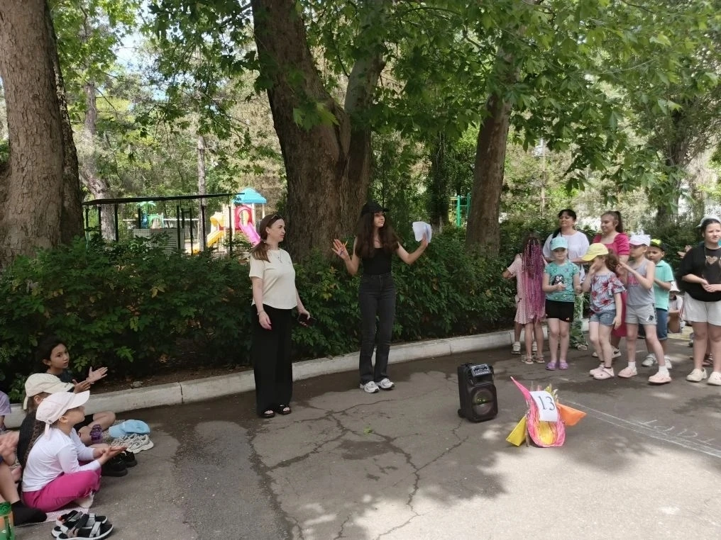 ЛЕТНЯЯ ПЛОЩАДКА🎾🏸🪀🎯
ДЕНЬ 5🎧🎈🧸☘️

Сегодня наша площадка превратилась в настоящий центр притяже