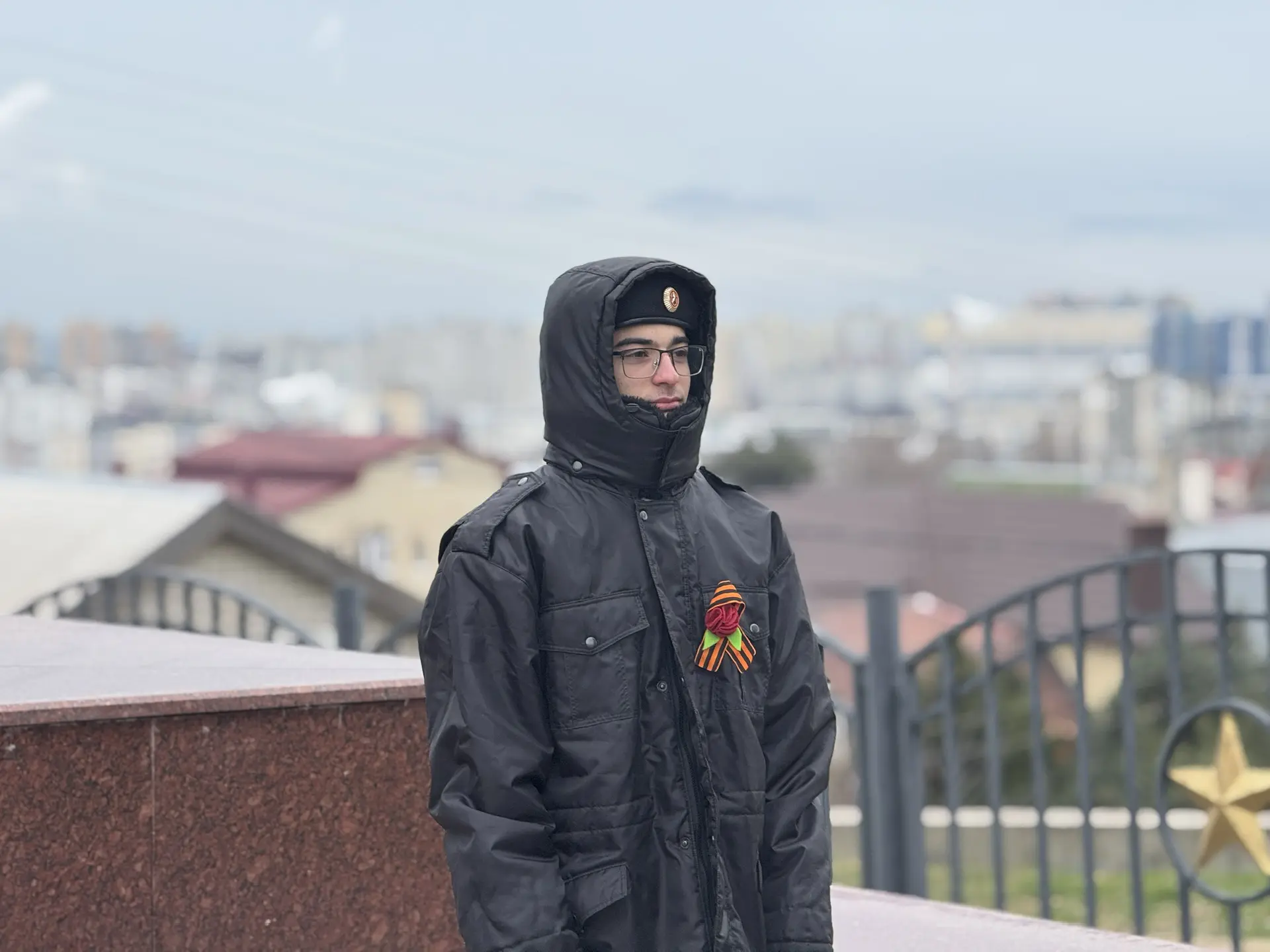 ПОЧЕТНЫЙ КАРАУЛ. ГОРДОСТЬ И ПАМЯТЬ.  Сегодня учащиеся 11 «А» класса нашей гимназии несут почетный ка